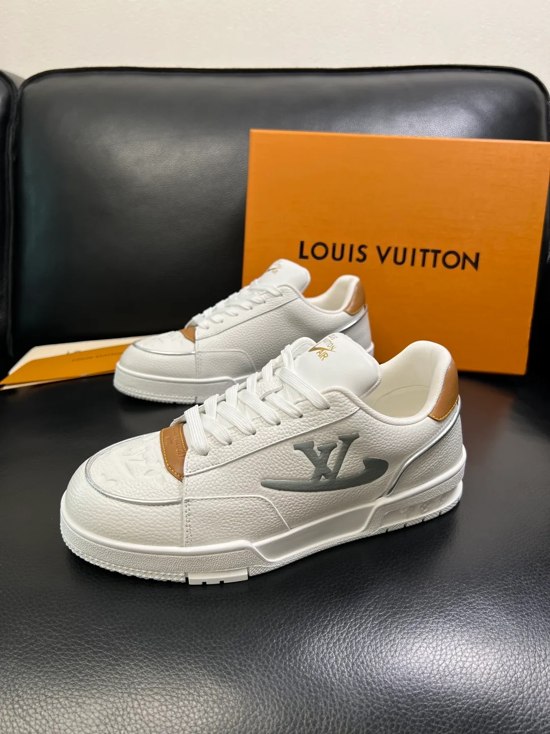 Men's shoes 💰840 Lv high quality top crafts Louis Vuitton, sports sneakers counter synchronization, uppers imported from Italy, high-quality splicing colorful complex crafts, imported mesh pads soft and comfortable, soles: original soles specially provided by the original factory, T men's shoes 💰U exclusive movable molded soles super comfortable, original factory single goods, code number 39-44 (customized 38 45)